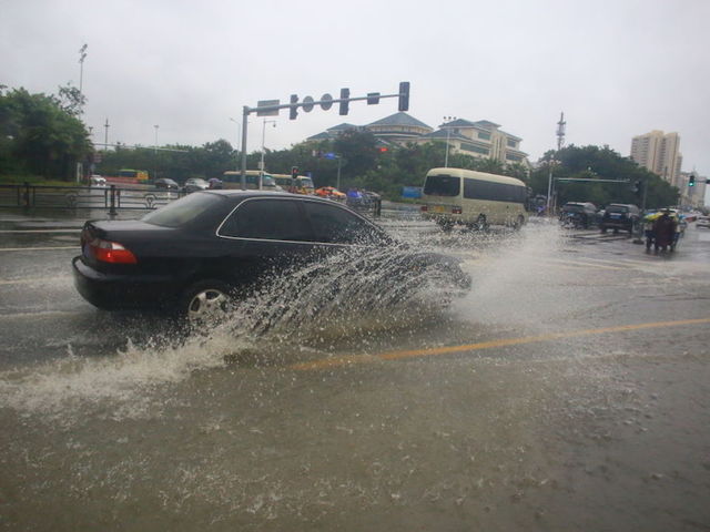 Super Typhoon Mangkhut bears down on the Philippines and Hong Kong